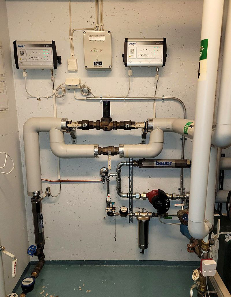 Building services, domestic hot water and heating with Pipejet PJM40i and Bauer filter OT58